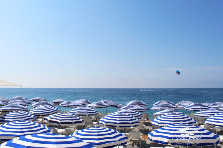 Opera Beach in Nice : Private beach and restaurant on the seafront